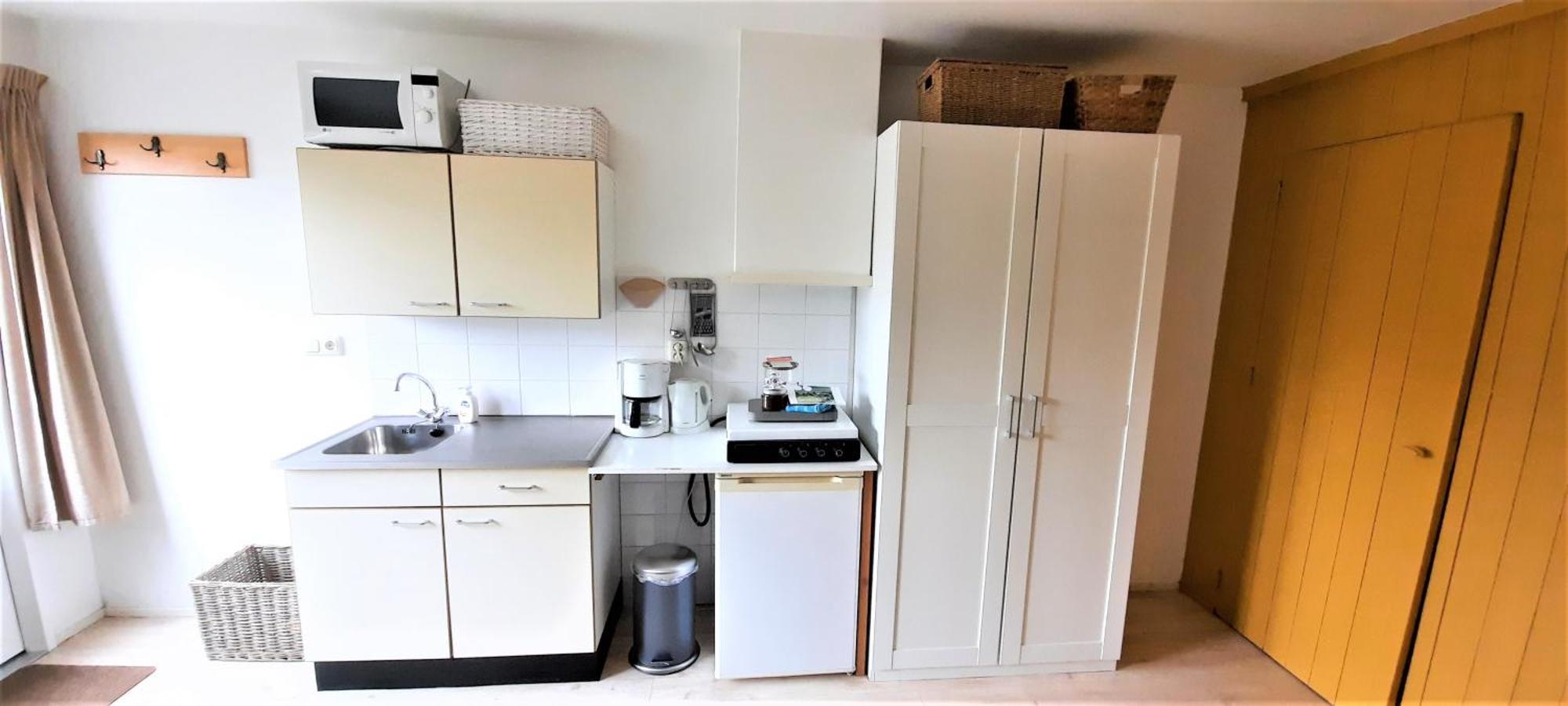 Appartement 2 Met Terras Aan De Tuin Van Op De Roemte Baflo Esterno foto